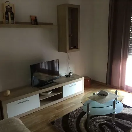 Apartmán Modern And Cozy Near Train/bus Station