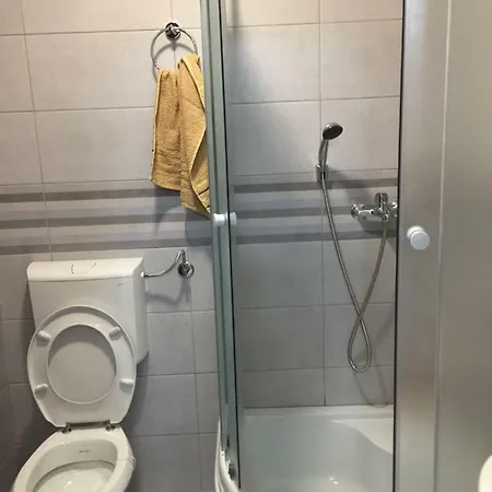 Modern And Cozy Near Train/bus Station *